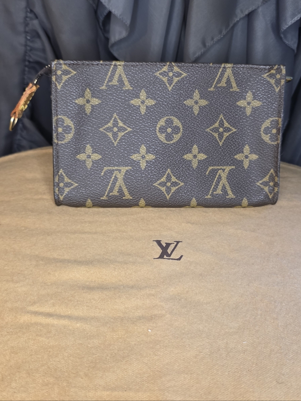 Authentic Louis Vuitton Monogram Canvas Toiletry Bag/Wristlet W/COA 6.75× 4.5 🔥